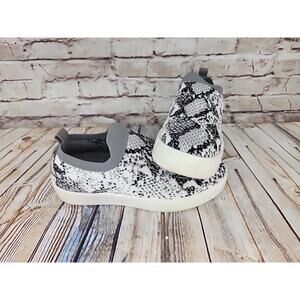 Steve Madden Shoes Womens Size 8M Snake Print Slip On Platform Casual Gills